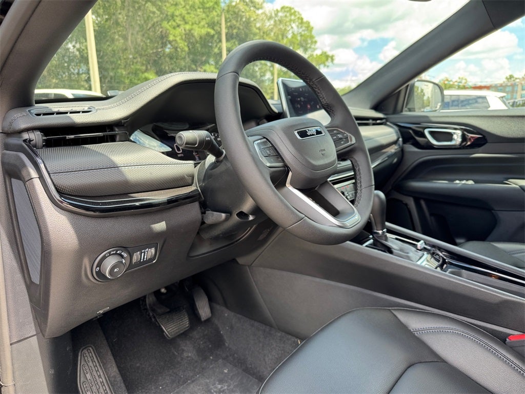 2025 Jeep Compass COMPASS LIMITED 4X4