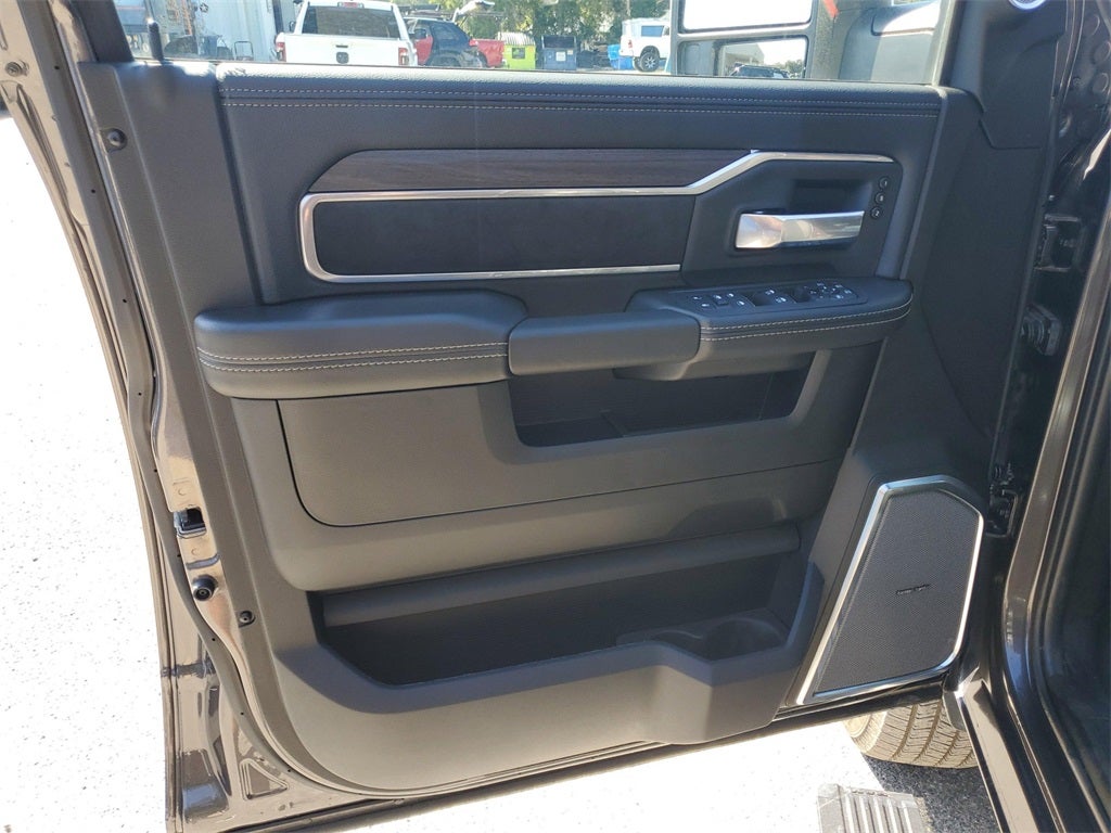 2025 RAM Ram 2500 RAM 2500 LARAMIE MEGA CAB 4X4 6'4' BOX