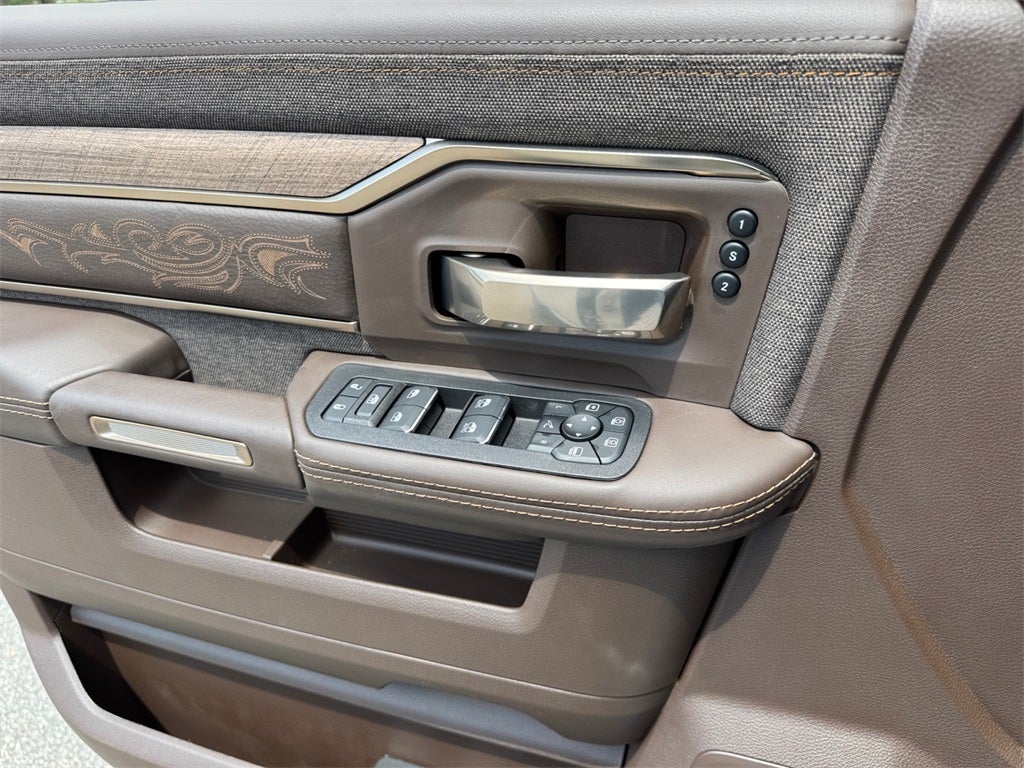 2025 RAM Ram 2500 RAM 2500 LIMITED LONGHORN CREW CAB 4X4 6'4' BOX