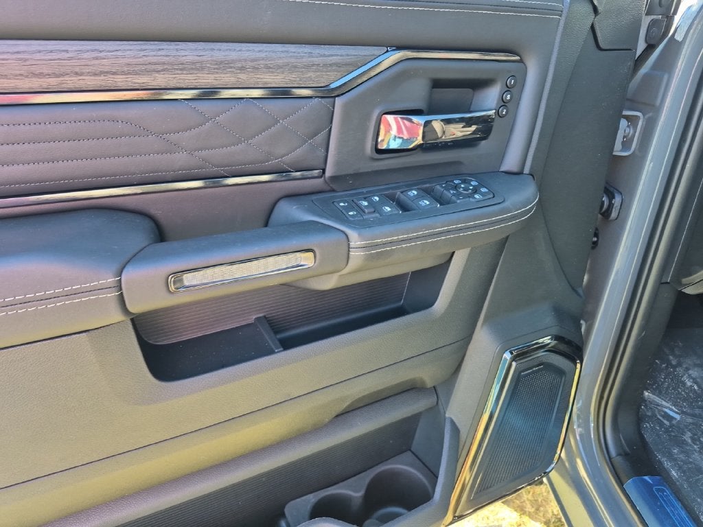 2027 RAM Ram 2500 RAM 2500 LIMITED MEGA CAB 4X4 6'4' BOX