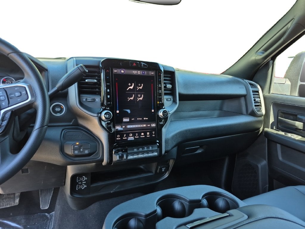 2027 RAM Ram 3500 RAM 3500 TRADESMAN CREW CAB 4X4 8' BOX