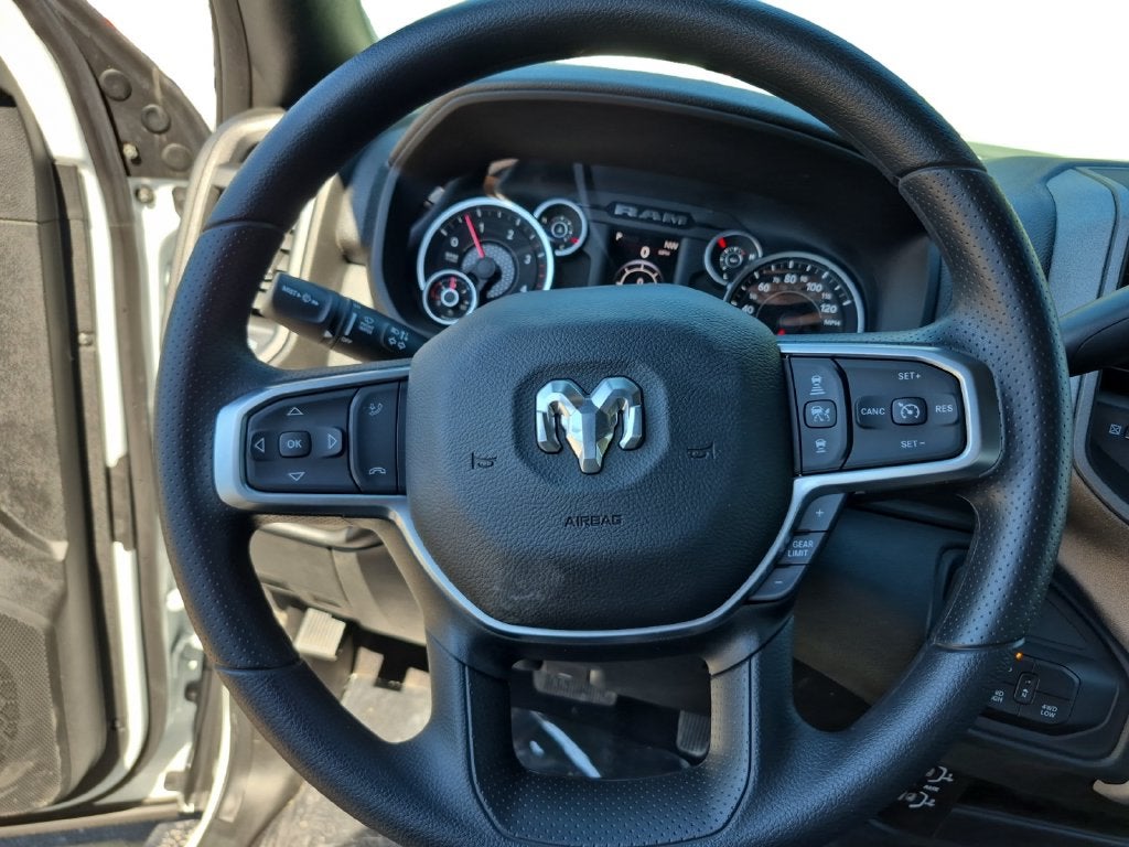 2027 RAM Ram 3500 RAM 3500 TRADESMAN CREW CAB 4X4 8' BOX