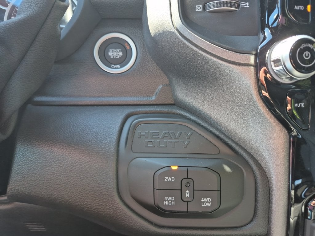 2027 RAM Ram 3500 RAM 3500 TRADESMAN CREW CAB 4X4 8' BOX