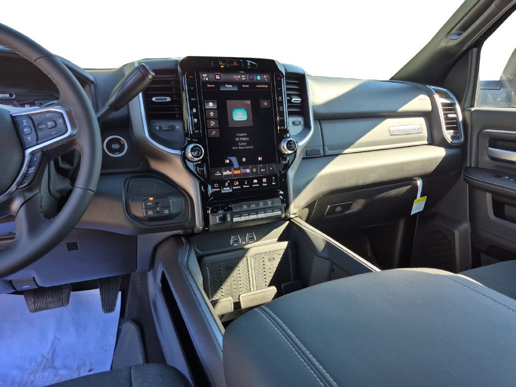 2027 RAM Ram 3500 RAM 3500 BIG HORN CREW CAB 4X4 8' BOX