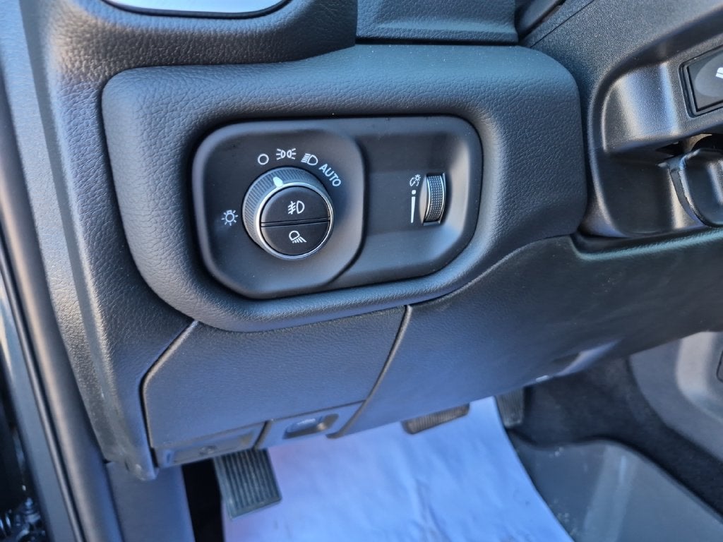 2027 RAM Ram 3500 RAM 3500 BIG HORN CREW CAB 4X4 8' BOX
