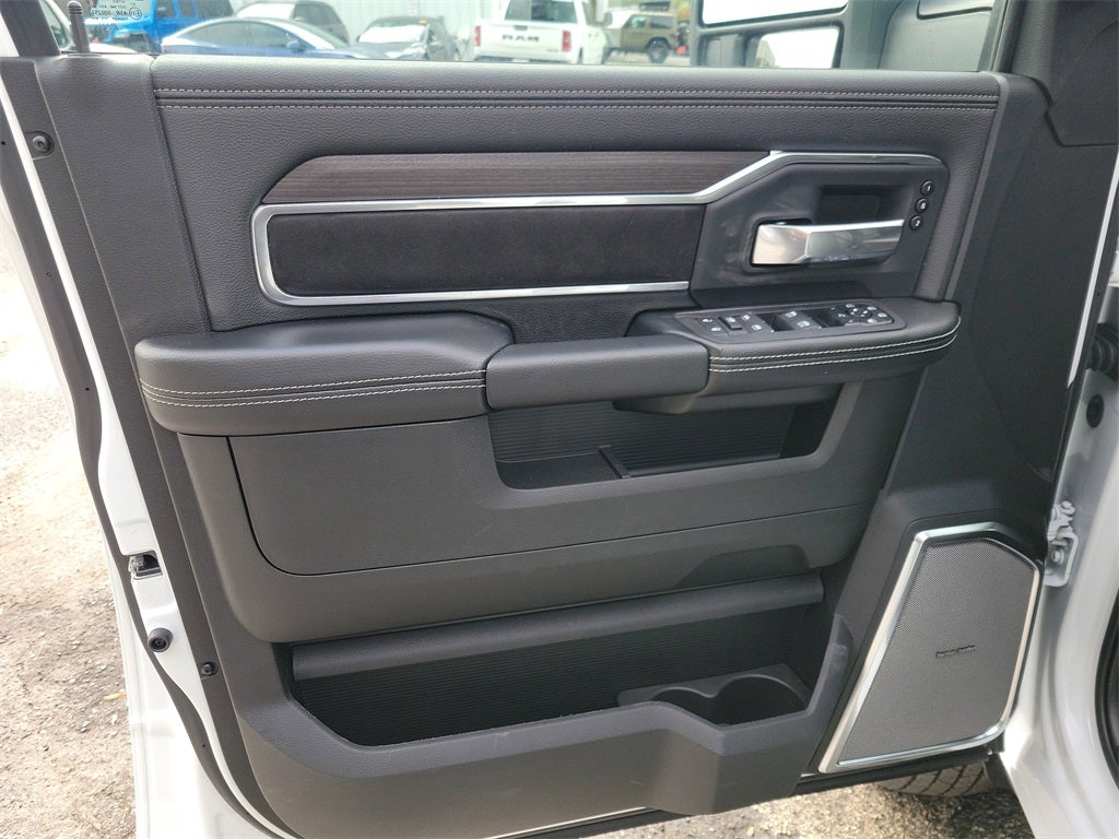 2026 RAM Ram 3500 RAM 3500 LARAMIE CREW CAB 4X4 8' BOX