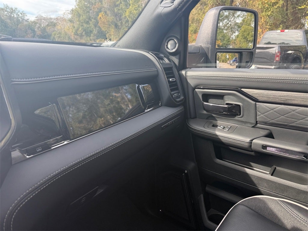 2026 RAM Ram 3500 RAM 3500 LIMITED CREW CAB 4X4 8' BOX