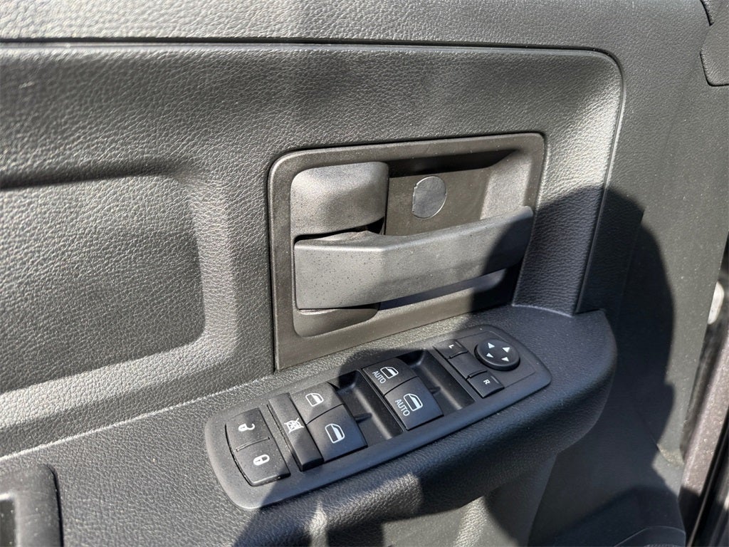 2019 RAM 1500 Classic Tradesman Crew Cab 4x2 5'7' Box