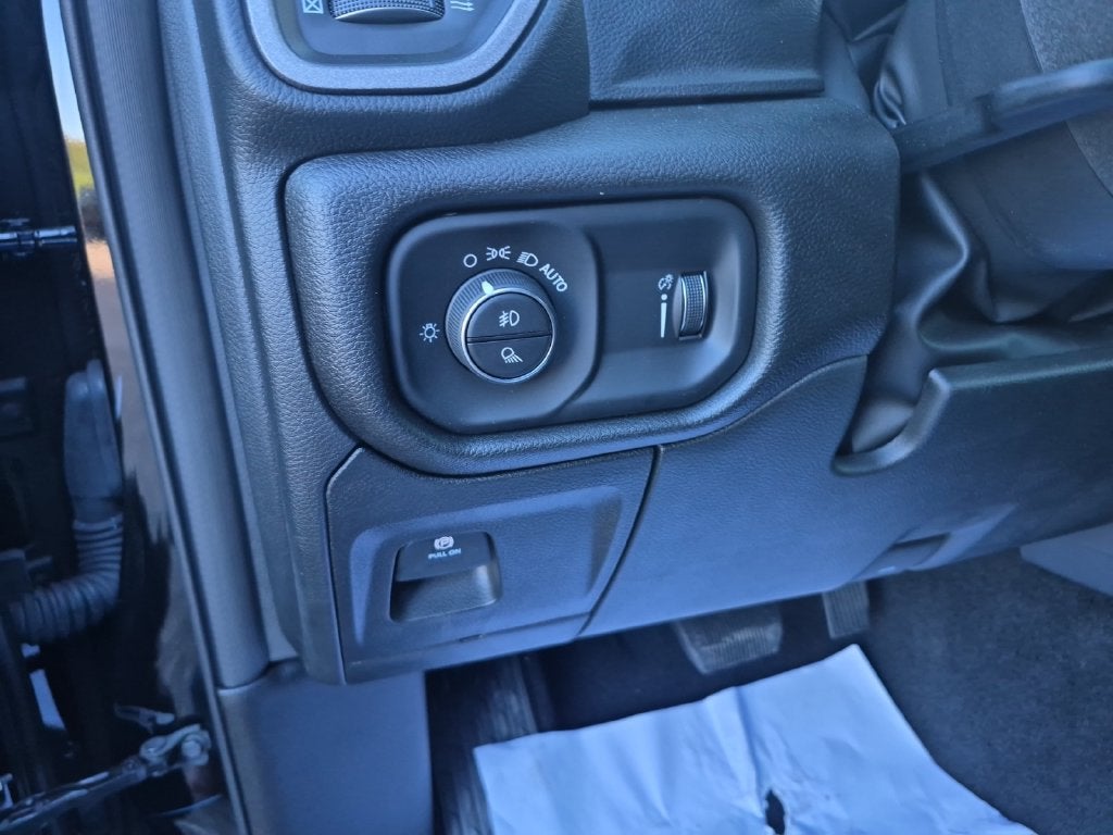 2026 RAM Ram 1500 RAM 1500 EXPRESS CREW CAB 4X2 5'7' BOX