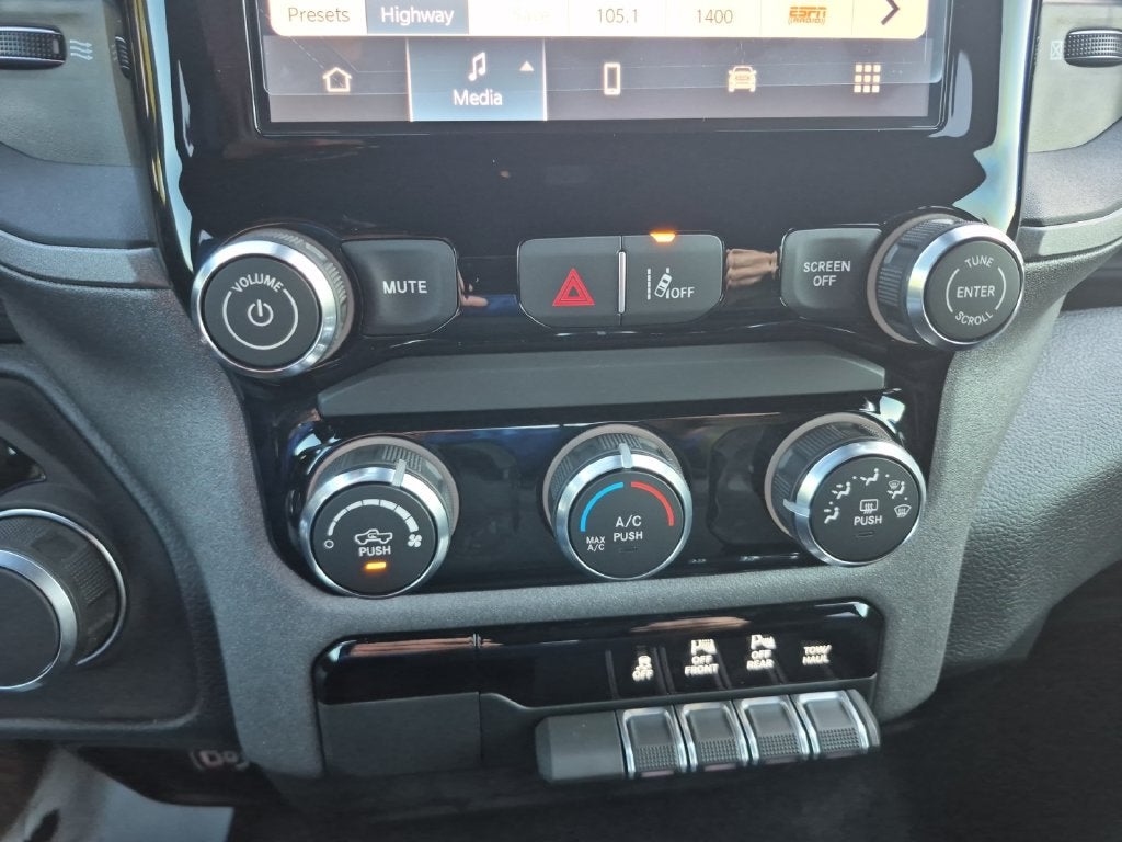 2026 RAM Ram 1500 RAM 1500 EXPRESS CREW CAB 4X2 5'7' BOX