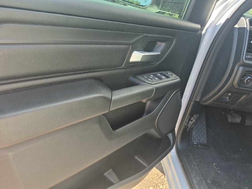 2027 RAM Ram 1500 RAM 1500 TRADESMAN CREW CAB 4X2 5'7' BOX