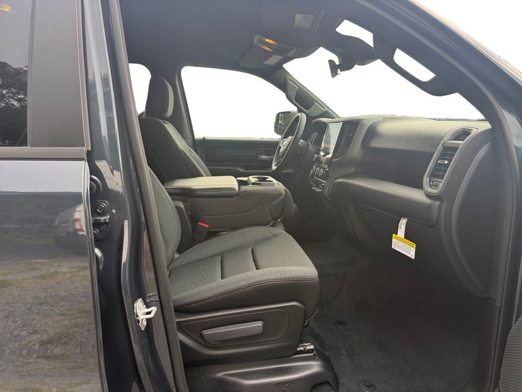 2026 RAM 1500 RAM 1500 EXPRESS CREW CAB 4X2 5'7' BOX