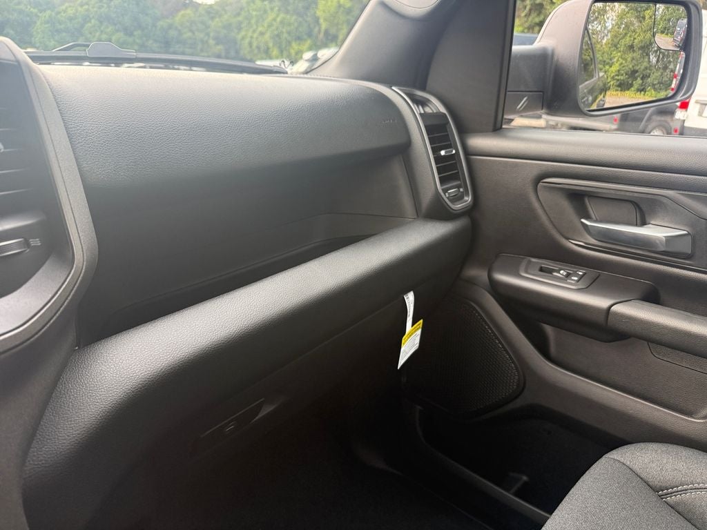 2026 RAM 1500 RAM 1500 EXPRESS CREW CAB 4X2 5'7' BOX
