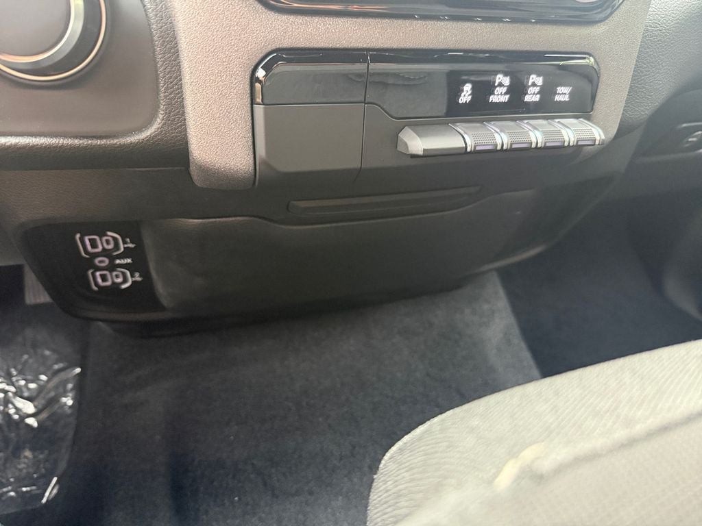 2026 RAM 1500 RAM 1500 EXPRESS CREW CAB 4X2 5'7' BOX