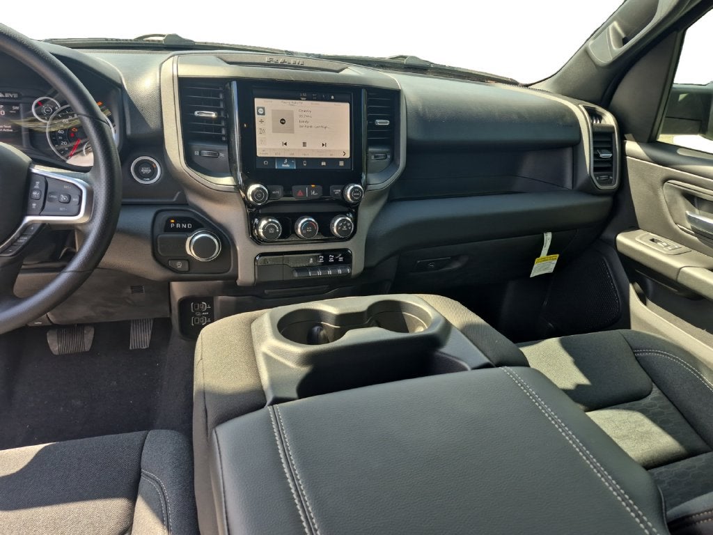 2027 RAM Ram 1500 RAM 1500 TRADESMAN CREW CAB 4X2 5'7' BOX
