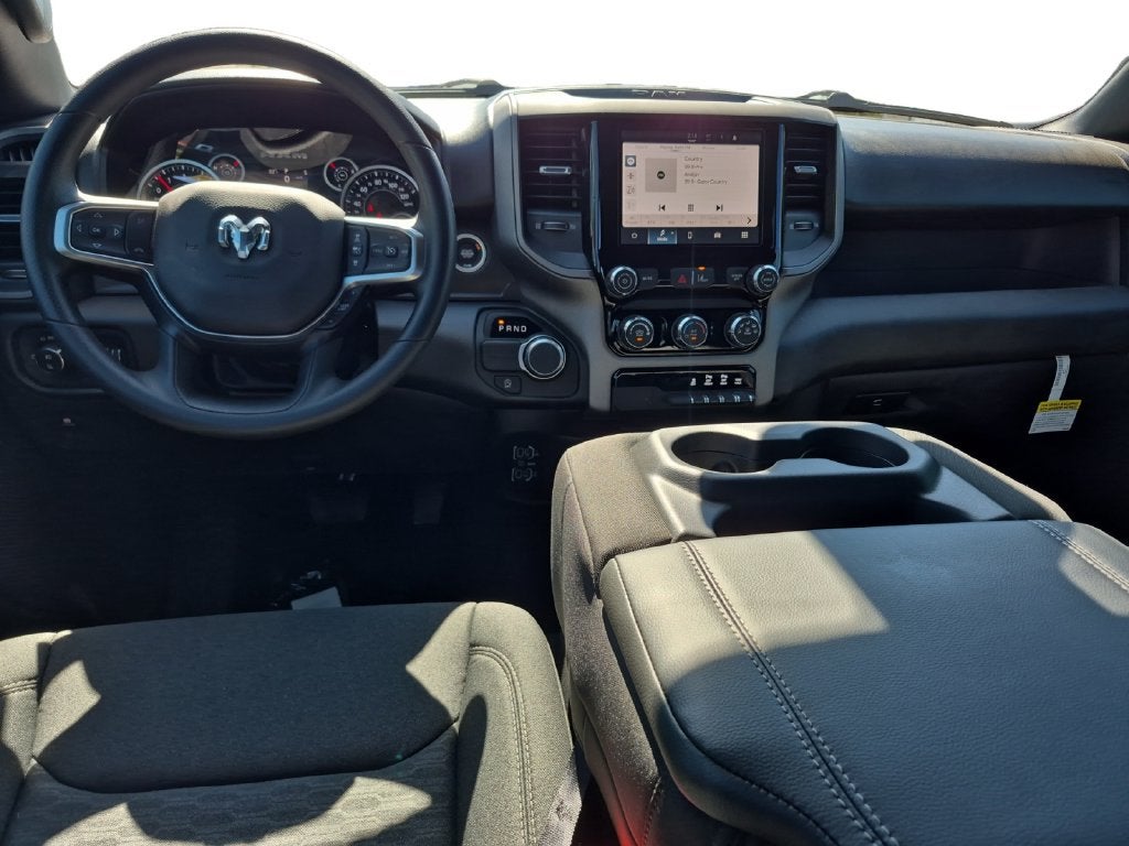 2027 RAM Ram 1500 RAM 1500 EXPRESS CREW CAB 4X2 5'7' BOX