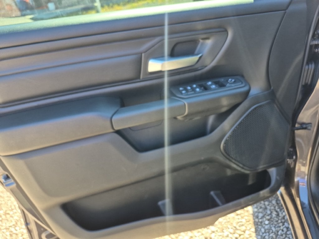2027 RAM Ram 1500 RAM 1500 EXPRESS CREW CAB 4X2 5'7' BOX