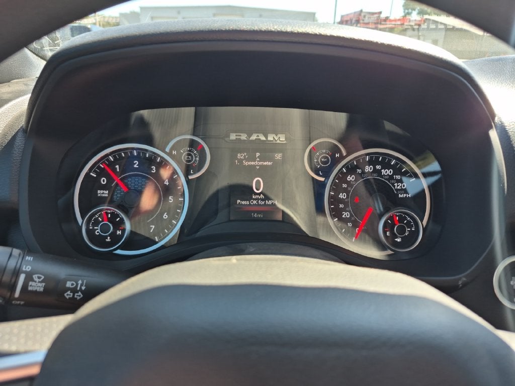 2027 RAM Ram 1500 RAM 1500 EXPRESS CREW CAB 4X2 5'7' BOX