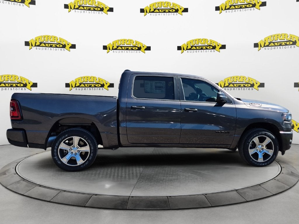 2027 RAM Ram 1500 RAM 1500 EXPRESS CREW CAB 4X2 5'7' BOX