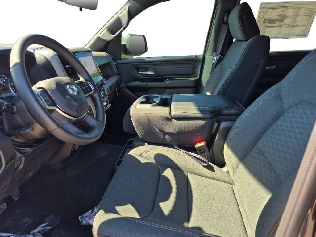 2027 RAM Ram 1500 RAM 1500 EXPRESS CREW CAB 4X2 5'7' BOX