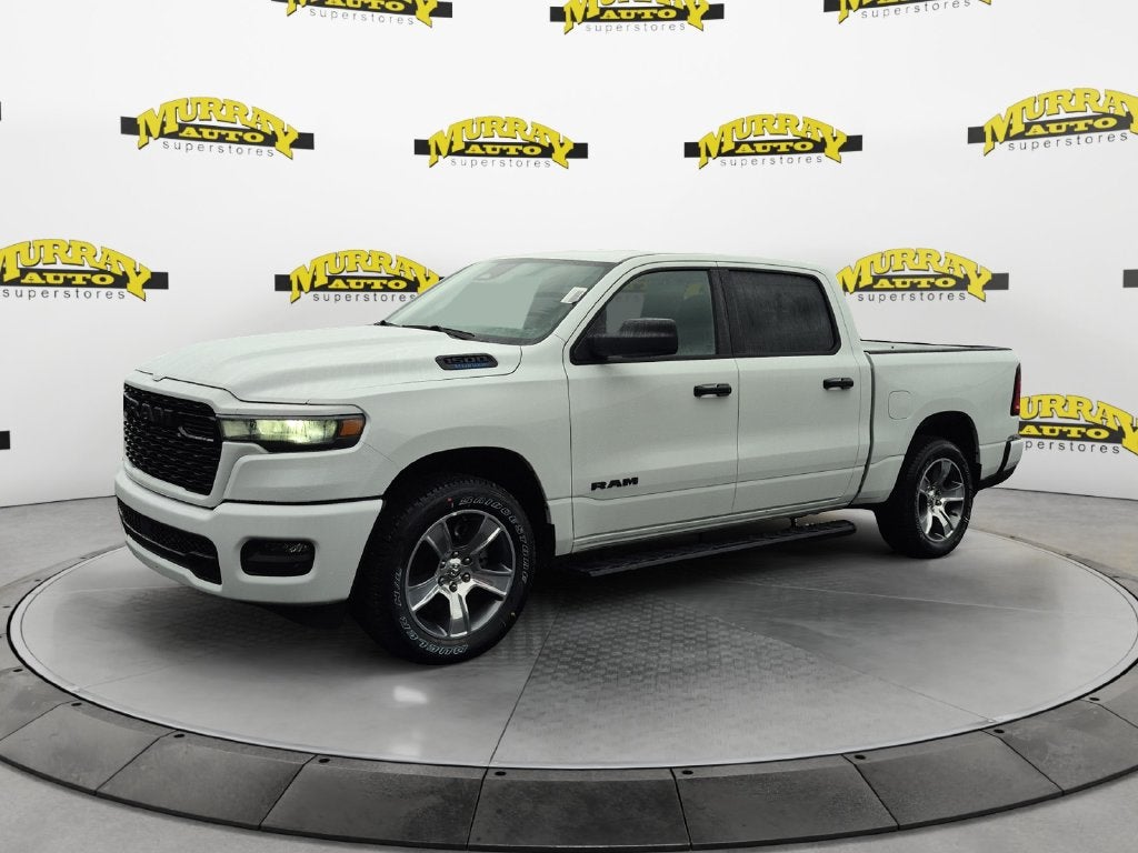 2026 RAM Ram 1500 RAM 1500 EXPRESS CREW CAB 4X2 5'7' BOX