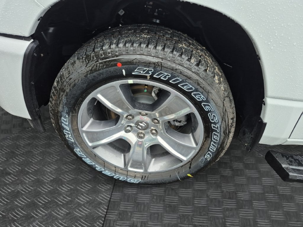 2026 RAM Ram 1500 RAM 1500 EXPRESS CREW CAB 4X2 5'7' BOX
