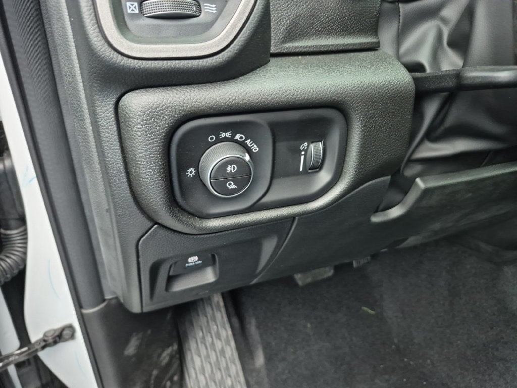 2026 RAM Ram 1500 RAM 1500 EXPRESS CREW CAB 4X2 5'7' BOX