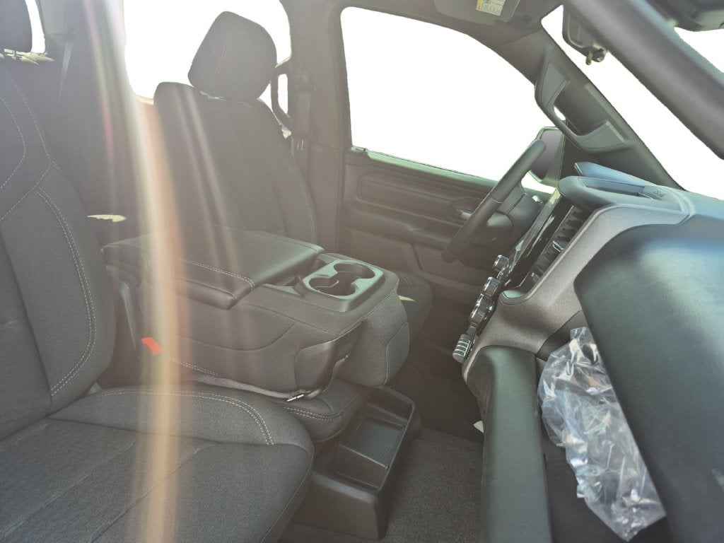 2026 RAM Ram 1500 RAM 1500 EXPRESS CREW CAB 4X2 5'7' BOX