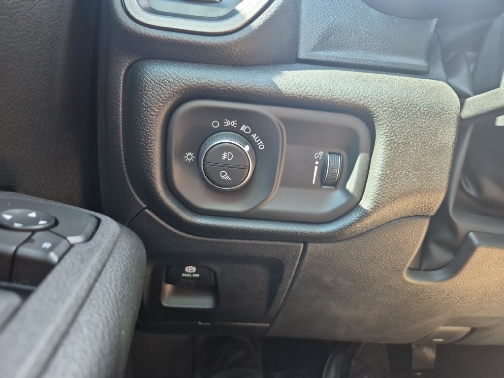 2026 RAM Ram 1500 RAM 1500 EXPRESS CREW CAB 4X2 5'7' BOX