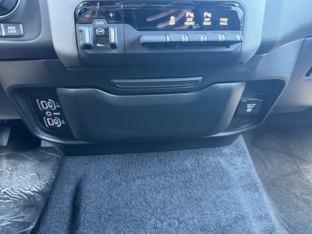 2026 RAM Ram 1500 RAM 1500 WARLOCK CREW CAB 4X4 5'7' BOX
