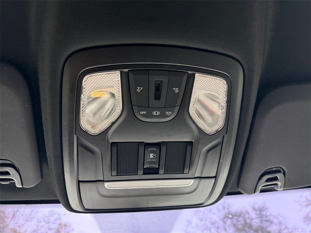 2021 RAM 2500 Tradesman Crew Cab 4x4 6'4' Box