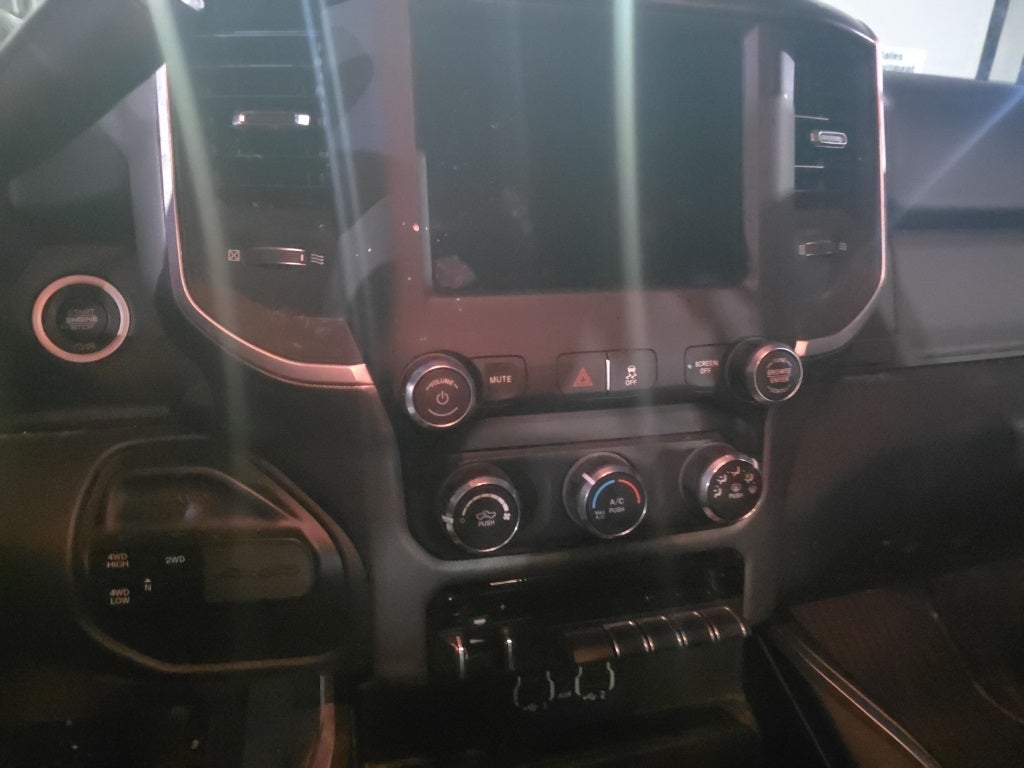 2020 RAM 2500 Big Horn Crew Cab 4X4 8' Box