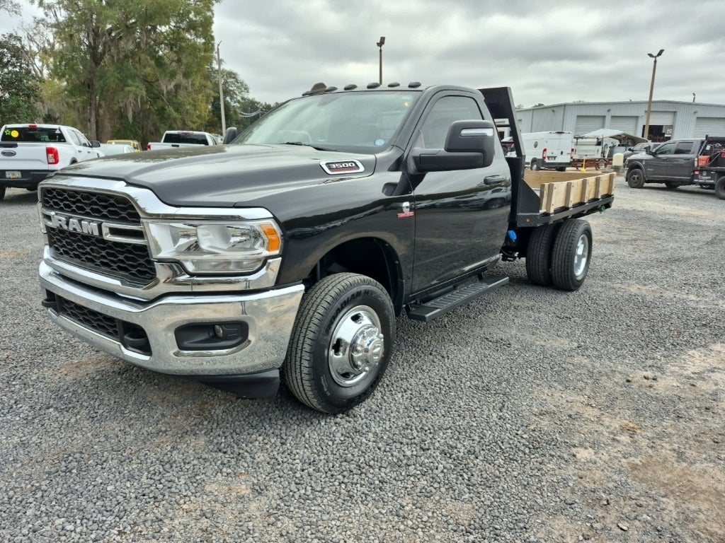 2024 RAM 3500 Chassis Tradesman/SLT