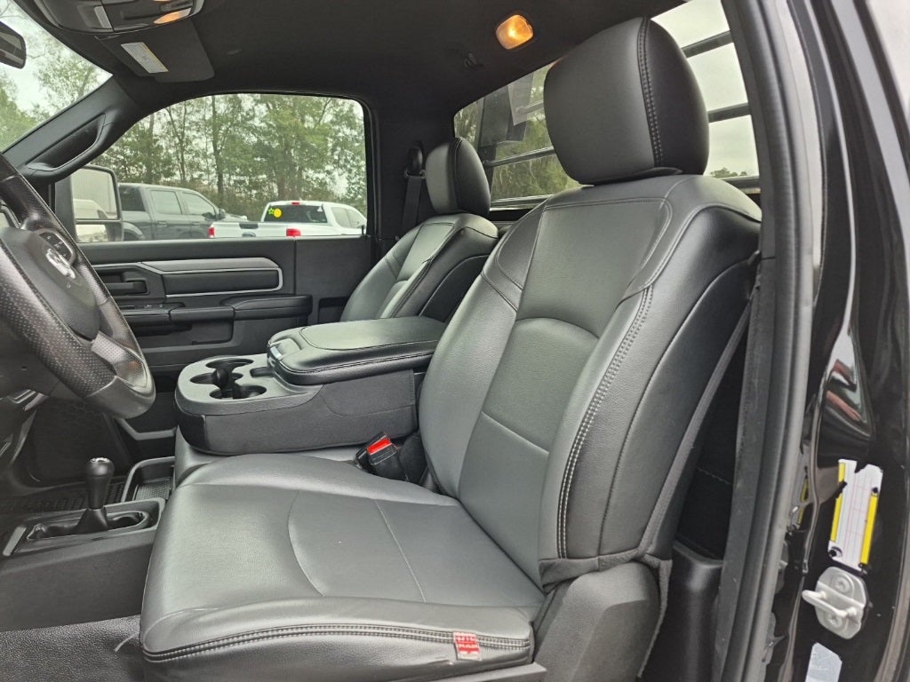 2024 RAM 3500 Chassis Tradesman/SLT