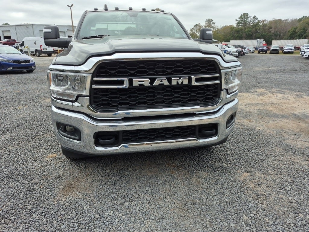 2024 RAM 3500 Chassis Tradesman/SLT