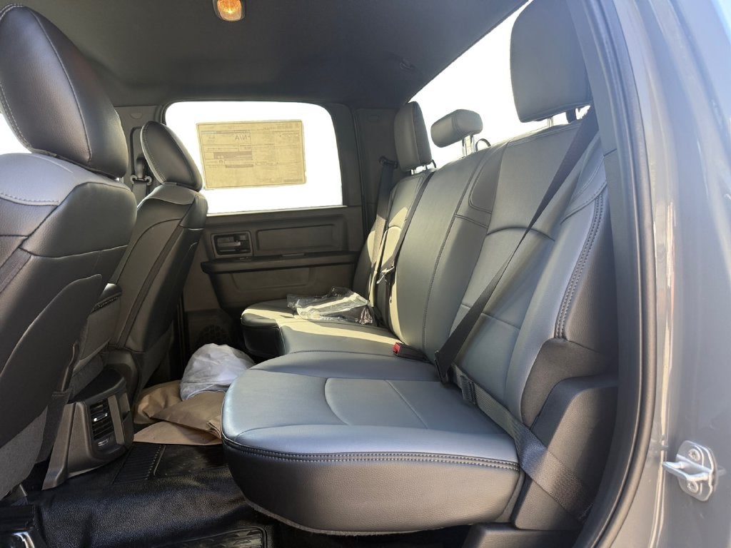 2027 RAM Ram 3500 Chassis Cab RAM 3500 TRADESMAN CREW CAB CHASSIS 4X4 60' CA