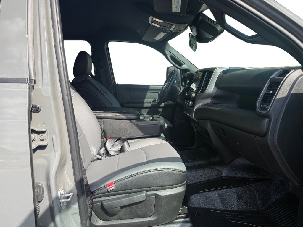 2027 RAM Ram 3500 Chassis Cab RAM 3500 TRADESMAN CREW CAB CHASSIS 4X4 60' CA