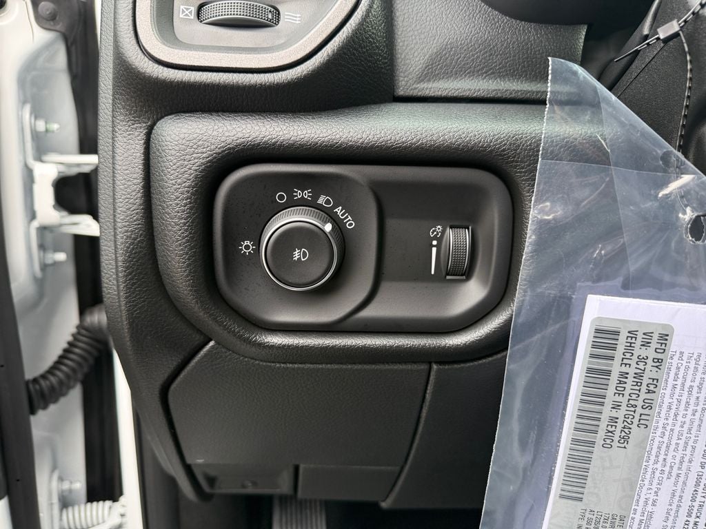 2026 RAM Ram 3500 Chassis Cab RAM 3500 TRADESMAN CREW CAB CHASSIS 4X4 60' CA