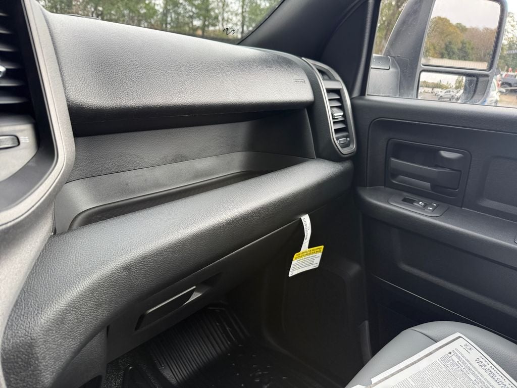 2026 RAM Ram 3500 Chassis Cab RAM 3500 TRADESMAN CREW CAB CHASSIS 4X4 60' CA