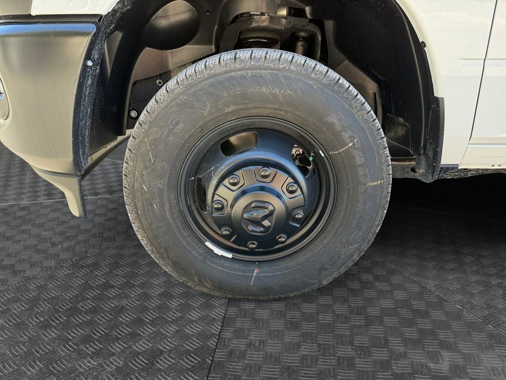 2026 RAM Ram 3500 Chassis Cab RAM 3500 TRADESMAN CREW CAB CHASSIS 4X4 60' CA