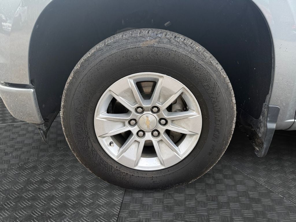 2023 Chevrolet Silverado 1500 2WD Crew Cab Short Bed Custom