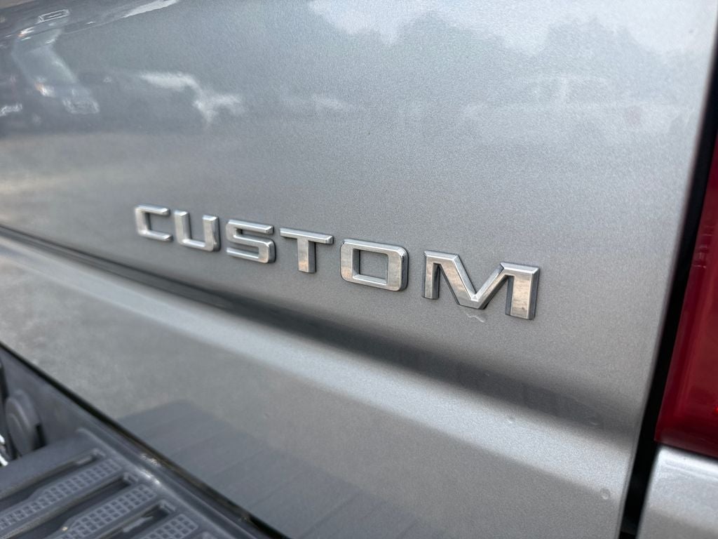 2023 Chevrolet Silverado 1500 2WD Crew Cab Short Bed Custom