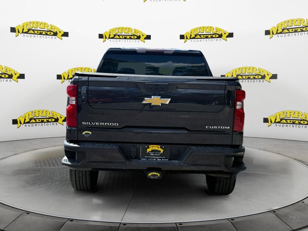 2023 Chevrolet Silverado 1500 4WD Crew Cab Short Bed Custom