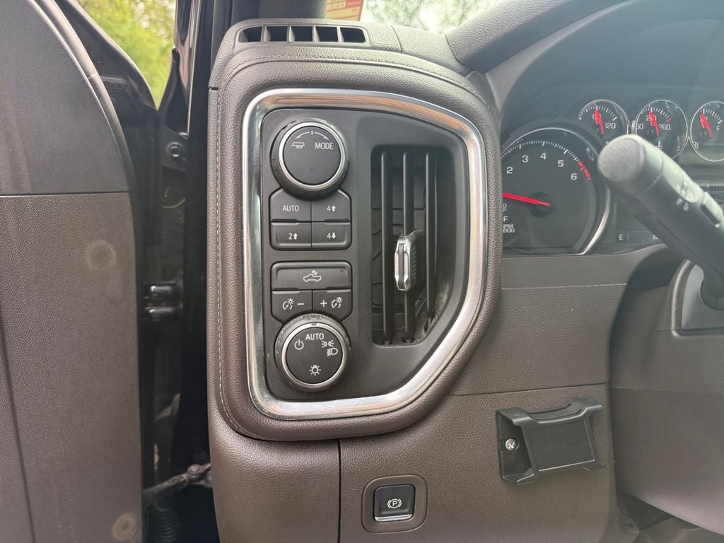 2020 Chevrolet Silverado 1500 4WD Crew Cab Short Bed LT