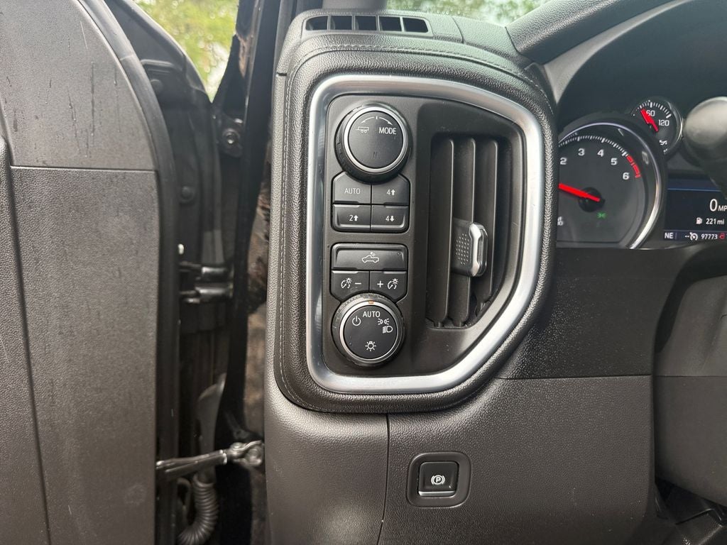 2020 Chevrolet Silverado 1500 4WD Crew Cab Short Bed LT