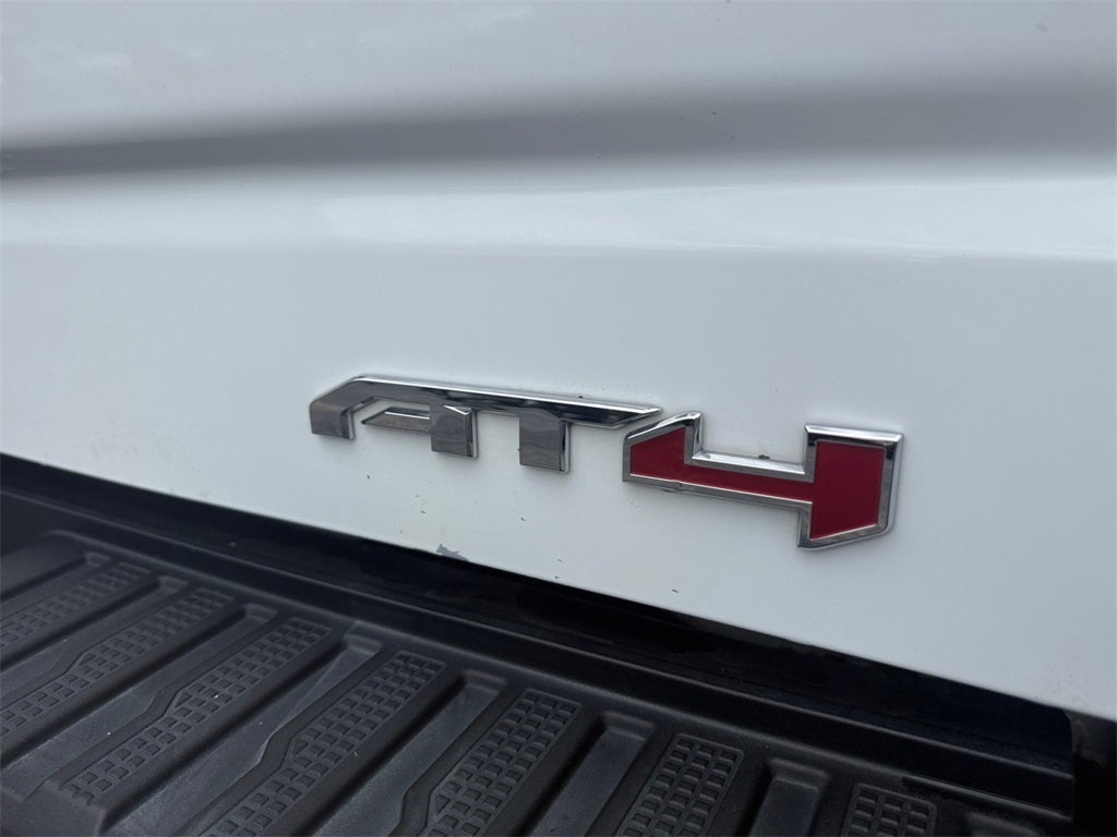 2022 GMC Sierra 1500 Limited 4WD Crew Cab Short Box AT4