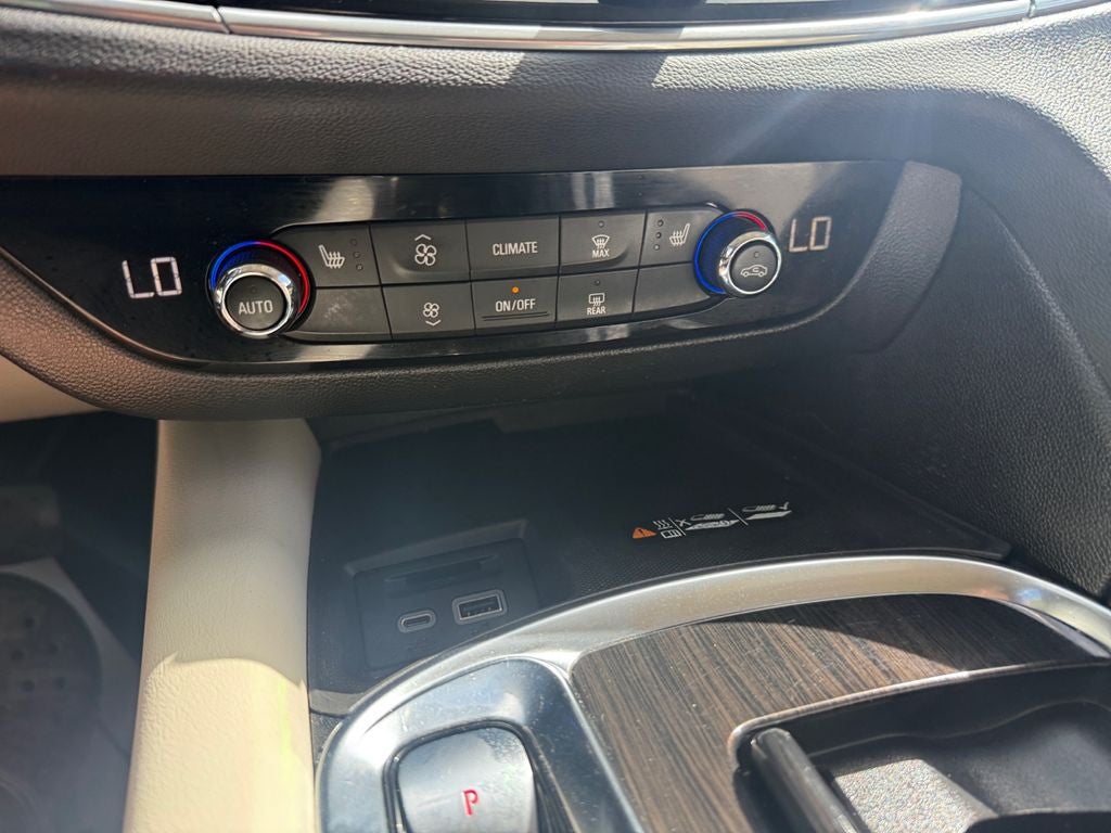 2022 Buick Enclave FWD Essence