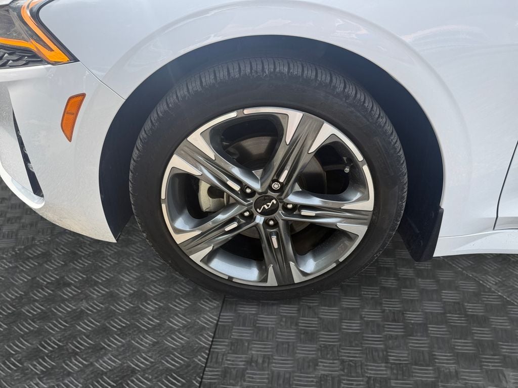 2024 Kia K5 EX - Photo 14