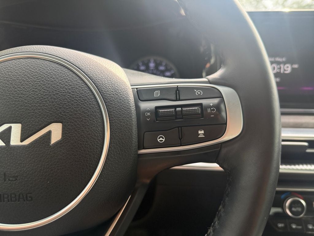 2024 Kia K5 EX - Photo 23