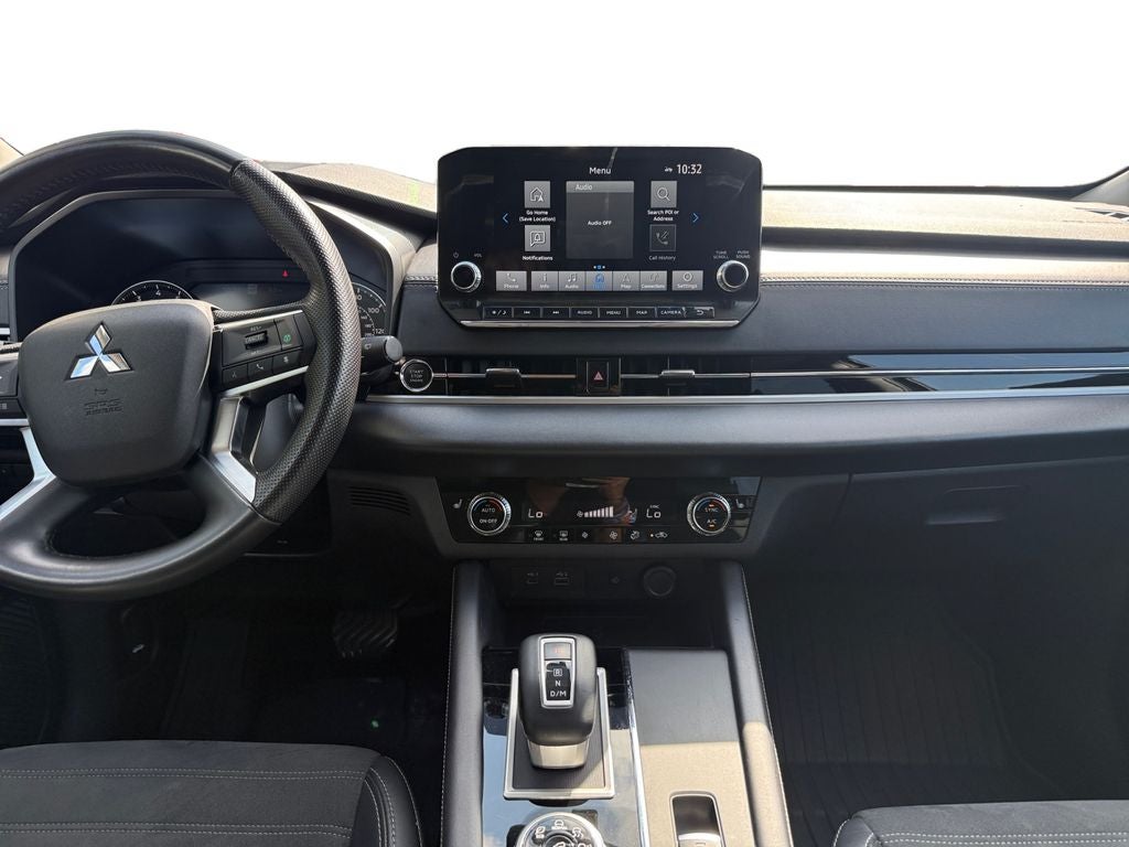 2024 Mitsubishi Outlander Base